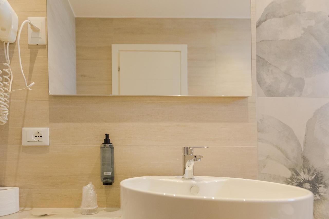 Hotel Altamarea Misano Adriatico Eksteriør bilde